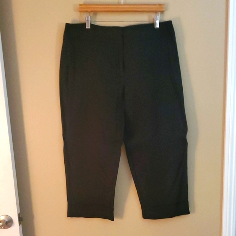 Hillard & Hanson Black Capris